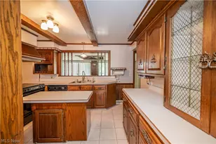 2882 Decamp Rd, Youngstown, OH 44511 - Photo 8