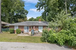 1360 Brittain Woods Rd, Akron, OH 44310 - Photo 28