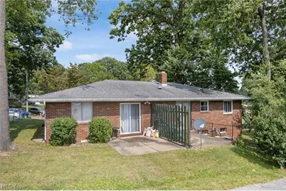 1360 Brittain Woods Road, Akron, OH 44310 - Photo 26