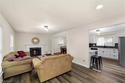 751 Roslyn Avenue, Akron, OH 44320 - Photo 10