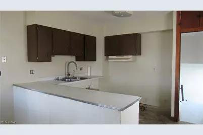 1202 N Uhrich Street, Uhrichsville, OH 44683 - Photo 12