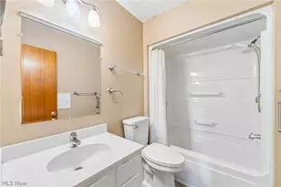 1829 Eldon Dr, Wickliffe, OH 44092 - Photo 12