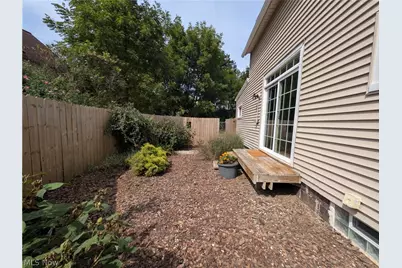 56 Charlotte Street, Akron, OH 44303 - Photo 42
