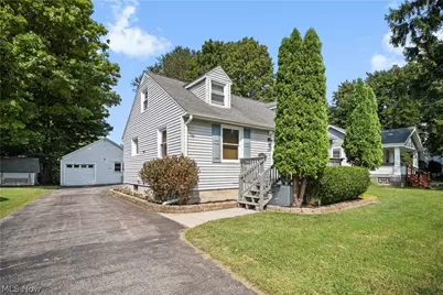 154 E Main Street, Amherst, OH 44001 - Photo 2