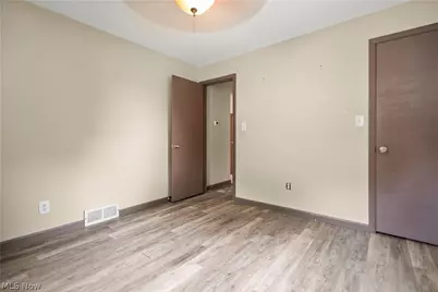 154 E Main Street, Amherst, OH 44001 - Photo 28