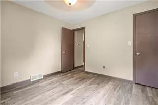 154 E Main St, Amherst, OH 44001 - Photo 28