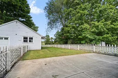 154 E Main Street, Amherst, OH 44001 - Photo 6