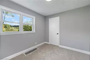 4719 S Main St, Akron, OH 44319 - Photo 16