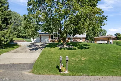 3595 Dauphin Drive NE, Canton, OH 44721 - Photo 36