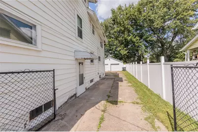1211 California Avenue, Akron, OH 44314 - Photo 4