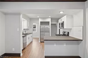 814 Crestview Ave, Akron, OH 44320 - Photo 14