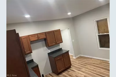 858 Forrest Drive, Akron, OH 44306 - Photo 6