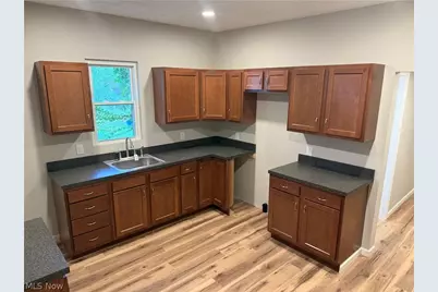 858 Forrest Drive, Akron, OH 44306 - Photo 4