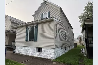 210 W 3rd Street, Uhrichsville, OH 44683 - Photo 28