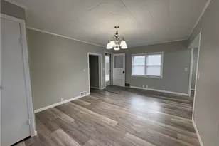 210 W 3rd St, Uhrichsville, OH 44683 - Photo 22