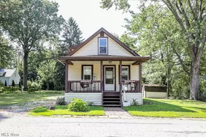 504 E Maple Lane, Ravenna, OH 44266 - Photo 1