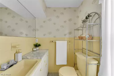 18219 Van Aken Boulevard, Huber Heights, OH 44122 - Photo 24