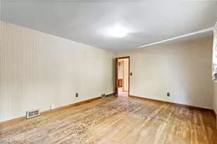 114 7th St NE, Barberton, OH 44203 - Photo 16