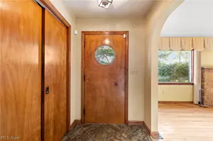 114 7th St NE, Barberton, OH 44203 - Photo 4