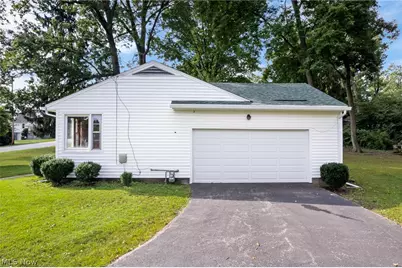114 7th Street NE, Barberton, OH 44203 - Photo 32