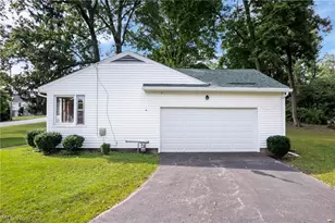 114 7th St NE, Barberton, OH 44203 - Photo 32