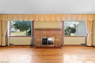 114 7th St NE, Barberton, OH 44203 - Photo 6