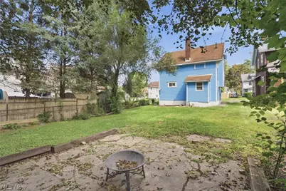 329 Girard Avenue NE, Canton, OH 44704 - Photo 6