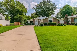 7085 Hoover Dr, Mentor, OH 44060 - Photo 2