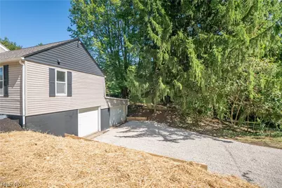 12800 Redwood Avenue NW, Uniontown, OH 44685 - Photo 28
