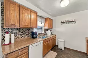 38233 Parkway Blvd, Willoughby, OH 44094 - Photo 8