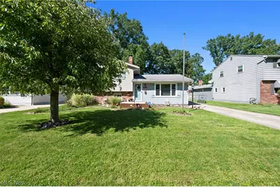 38233 Parkway Boulevard, Willoughby, OH 44094 - Photo 1