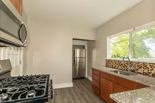 170 E 316th St, Willowick, OH 44095 - Photo 12