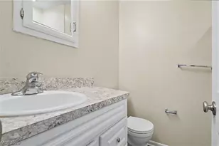 251 Caladonia Ave, Akron, OH 44333 - Photo 24