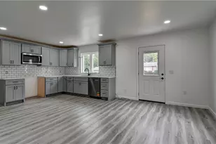 206 Tower St SW, Beach City, OH 44608 - Photo 6