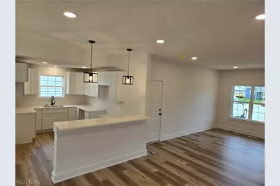 672 E 331st, Eastlake, OH 44095 - Photo 4
