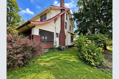 3404 Lincoln Street E, Canton, OH 44707 - Photo 2