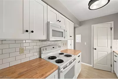 7970 Mentor Avenue #J02, Mentor, OH 44060 - Photo 14