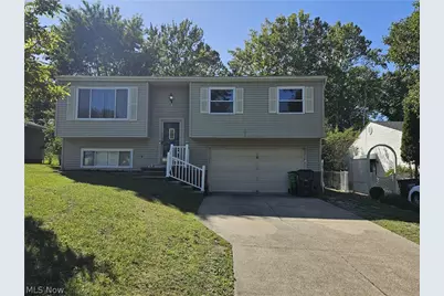 6698 Hedgeline, Huber Heights, OH 44146 - Photo 2