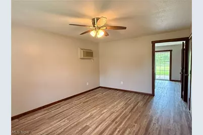 124 Creekfield Court, Elyria, OH 44035 - Photo 4