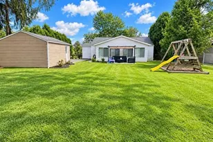 330 Cynthia Dr, Chardon, OH 44024 - Photo 4