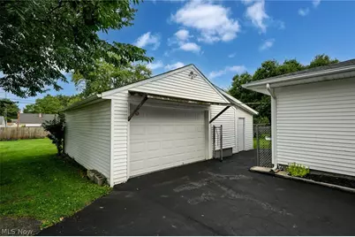 1325 Delverne Avenue SW, Canton, OH 44710 - Photo 6