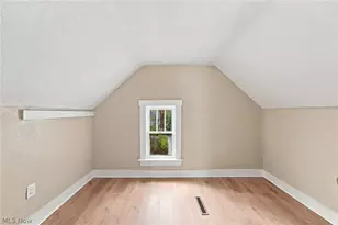 1013 Celina Ave, Akron, OH 44307 - Photo 24
