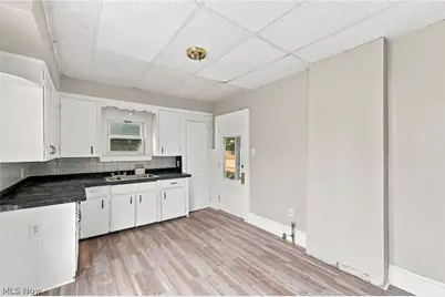 1013 Celina Avenue, Akron, OH 44307 - Photo 14