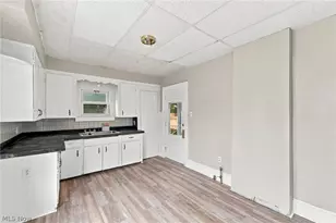 1013 Celina Ave, Akron, OH 44307 - Photo 14