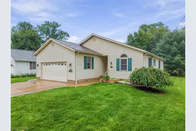 922 Benskin Avenue SW, Canton, OH 44710 - Photo 1