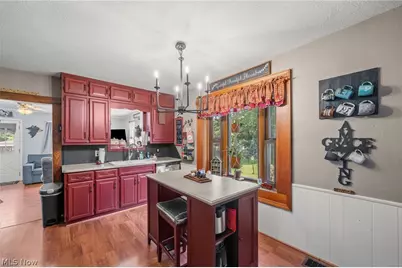 3051 Perrydale Street NW, Uniontown, OH 44685 - Photo 8