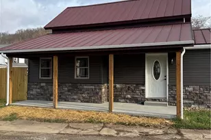 241 McKinley Ave, Newcomerstown, OH 43832 - Photo 8