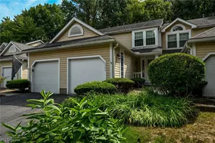 2942 Heatherwood Ct, Stow, OH 44224 - Photo 2