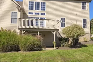 6450 Pebble Bch Dr NW, Canton, OH 44718 - Photo 36