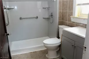 306 S Hazelwood Ave, Youngstown, OH 44509 - Photo 14